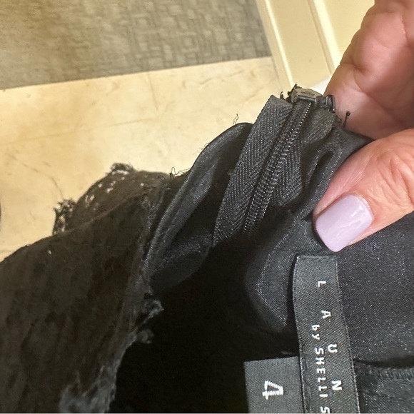 Gorgeous evening cocktail dress with knockout details - Picture 4 of 4